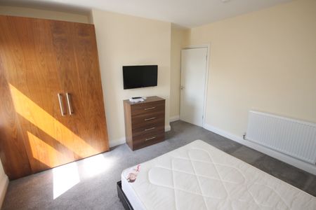 Lucas Street, Woodhouse, Leeds, LS6 2JD - Photo 4