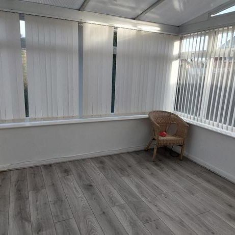 3 bedroom end of terrace house to rent - Photo 1