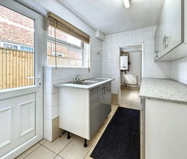 3 bedroom terraced house to rent - Photo 5