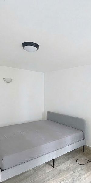 A LOUER AVIGNON (84000) : studio non meublé - climatisé - avec terrasse commune - en rdc, - Photo 1