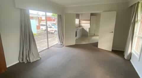 Three-Bedroom Home – Prime Chartwell Location - Photo 1