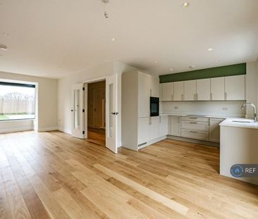 4 bedroom detached house to rent - Photo 6