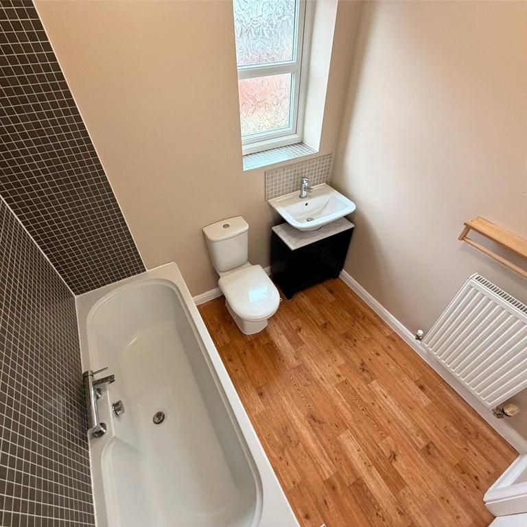 2 bedroom apartment to rent - Photo 1