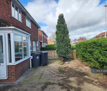 3 bedroom semi-detached house to rent - Photo 6