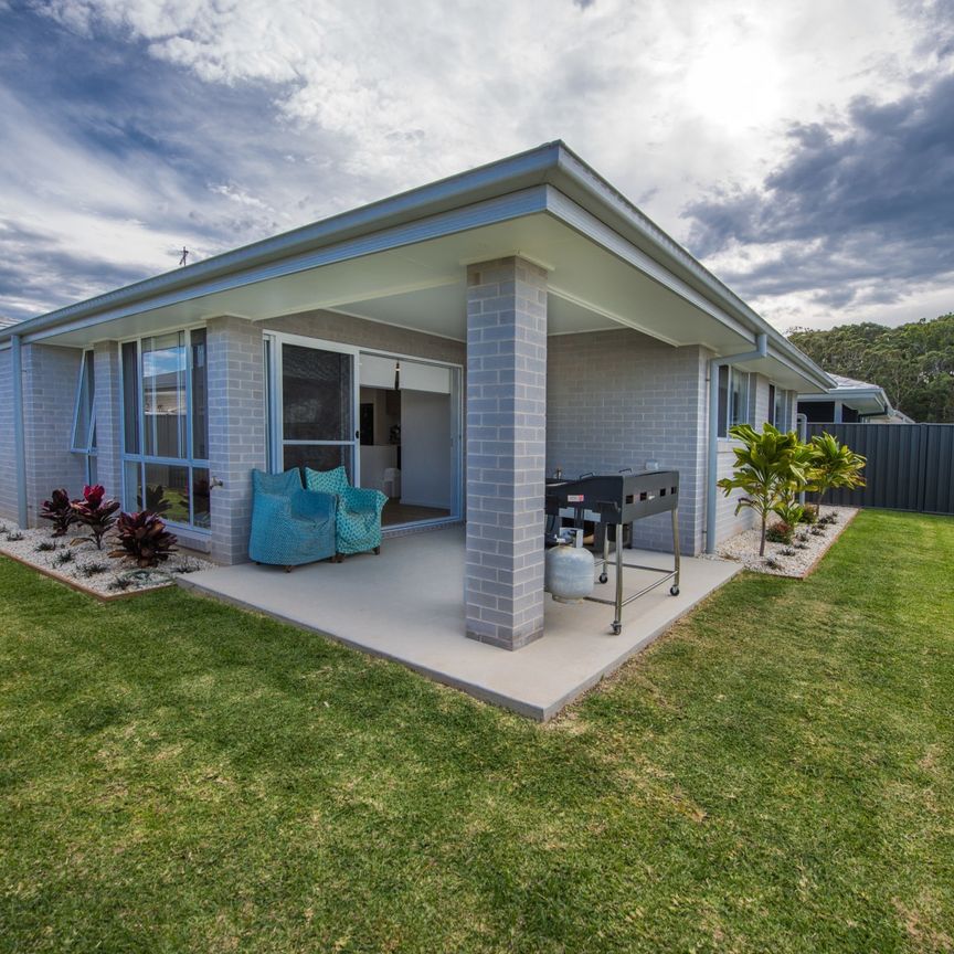 5 Mermaid Drive, Sandy Beach - Photo 1