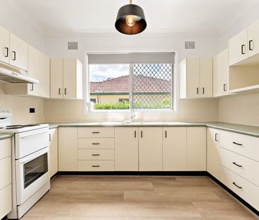 UPDATED FAMILY COMFORTABLE HOME WITH AIR-CONDITIONING & MODERN UPGR... - Photo 5