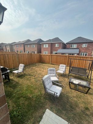 For Lease - 2300 Grainger Loop, Innisfil, Ontario - Photo 1