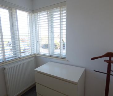 4 bedroom semi-detached house to rent - Photo 5