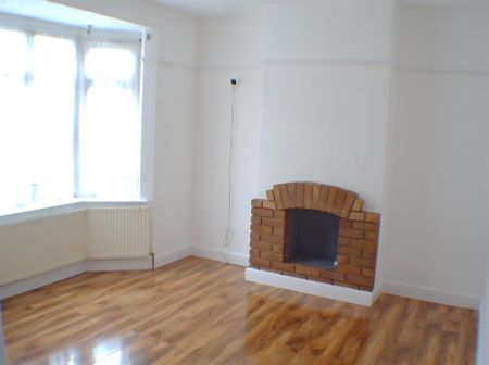 3 bedroom semi-detached house to rent - Photo 4