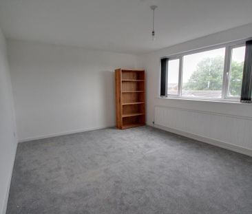 4 bedroom detached house to rent - Photo 4