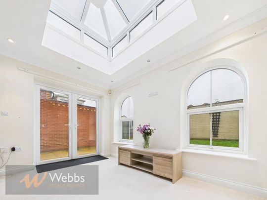 4 bedroom detached bungalow to rent - Photo 1