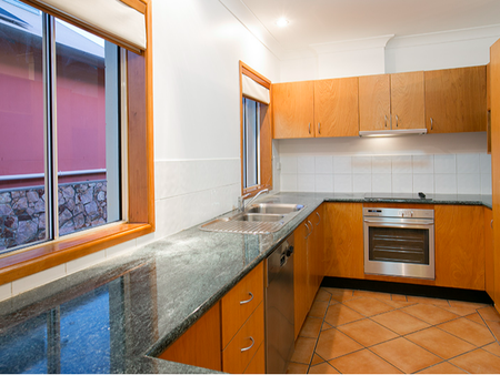 Unit B, 70 Hawthorne Street, Woolloongabba, QLD - Photo 3
