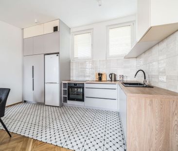 Samo centrum, blisko życia i uniwersytetu - Photo 2