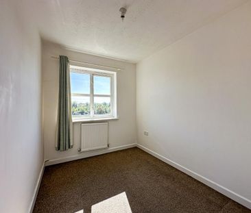 2 bedroom end of terrace house to rent - Photo 5