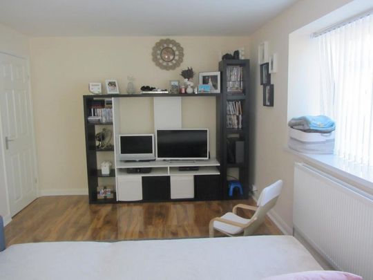 2 bedroom ground floor maisonette to rent - Photo 1