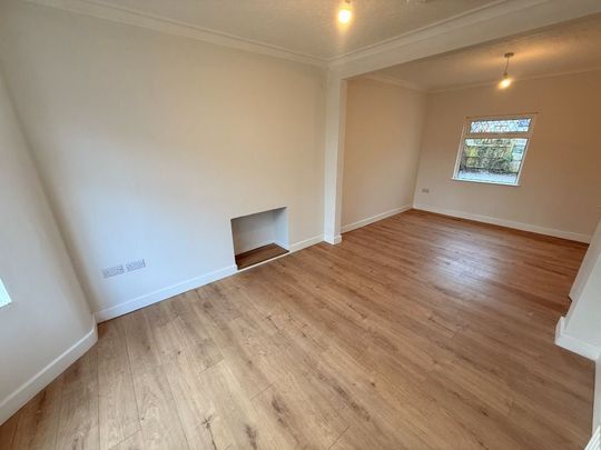 66 Connsbrook Avenue, Belfast BT4 1JW - Photo 1