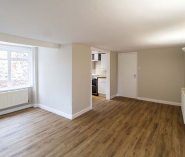 3 Bedroom - Photo 3
