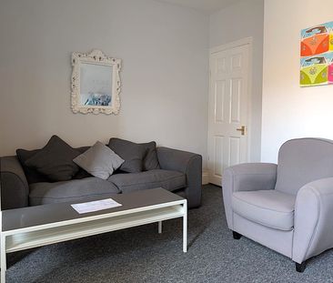 4 bedroom terraced house to rent - Photo 2