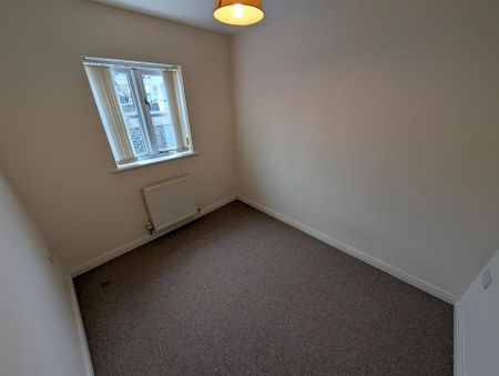 2 bedroom semi-detached house to rent - Photo 4