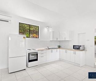 Peaceful 3-Bedroom Home in Leafy Strathdickie - Photo 2