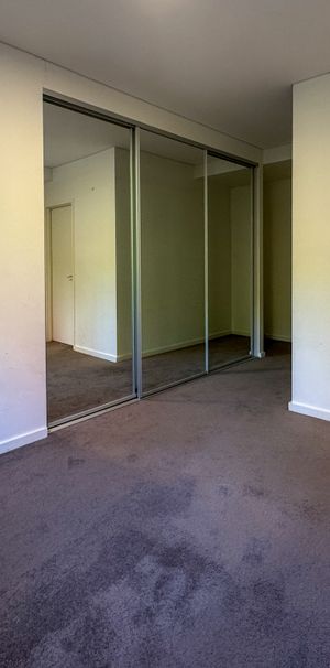 1 bedroom apartment - 20% below market rent - Photo 1