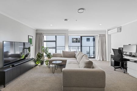 Spacious City Fringe Apartment - Photo 3