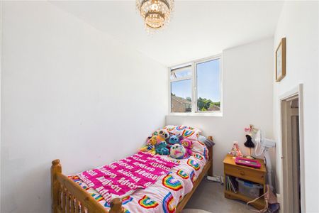 Sandbrooke Walk, Burghfield Common, Reading, Berkshire, RG7 - Photo 5
