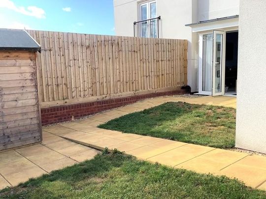 3 bedroom semi-detached house to rent - Photo 1