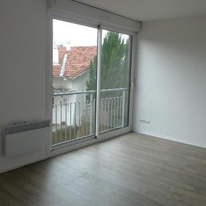 Location Appartement 1 pièce 27m² MONT DE MARSAN 40000 - Photo 2