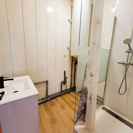 Location Appartement 1 pièce 40m² AIRE SUR LA LYS 62120 - Photo 4