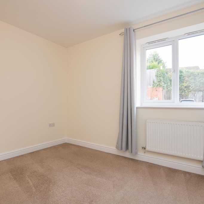 1 bedroom ground floor flat to rent - Photo 1
