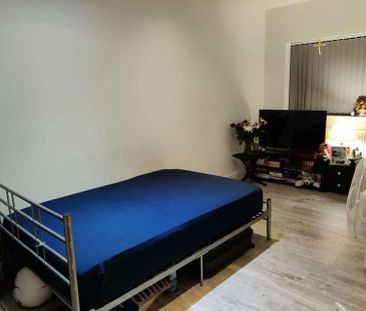 En-suit Double Room - Northumberland Avenue, TW7 - Photo 5