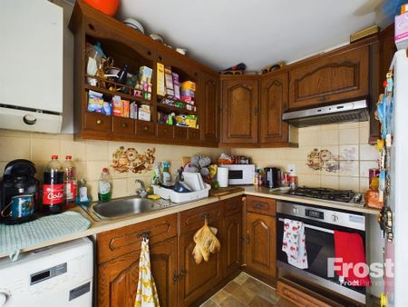 2 bedroom apartment to rent - Photo 3