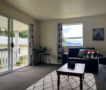 Sunny warm fully furnished house with views - Photo 5