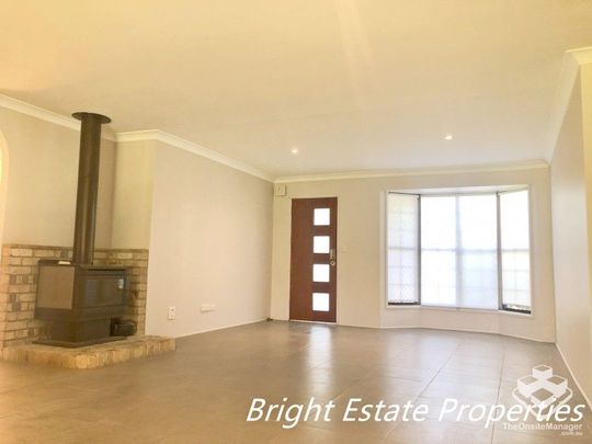 Charming Single-Level Home in Runcorn - Photo 1