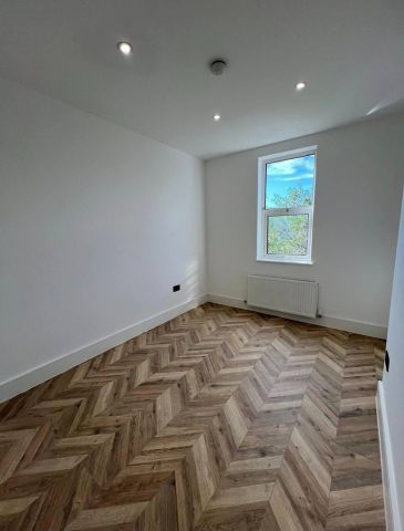 4 Bed Detached House, Northcote Road, CR0 - Photo 2