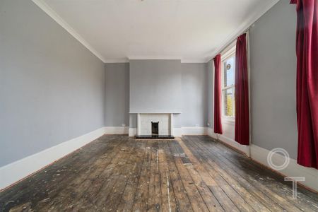 2 bedroom maisonette to rent - Photo 2