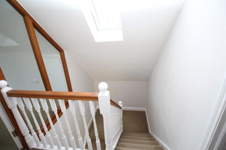 5 bedroom detached house to rent - Photo 3