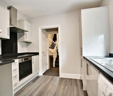 2 bedroom apartment to rent - Photo 2