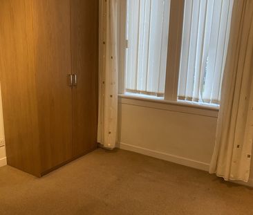 3 Bed Flat, Great Western Road, G13 - Photo 2