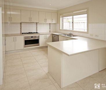 9 Hogan Street, Cranbourne East, Vic 3977 - Photo 4