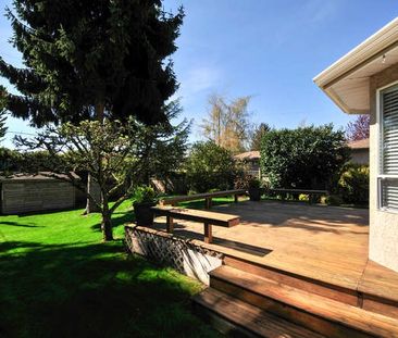 Bright, Spacious 4 Bedrooms/3 Bathrooms Home in White Rock - Photo 3