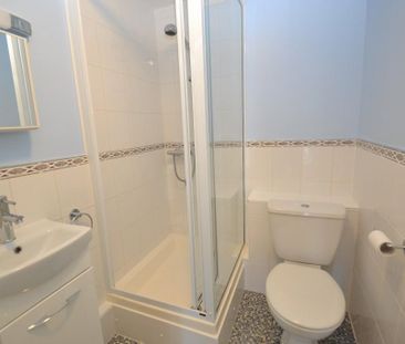 2 bedroom flat to rent - Photo 6