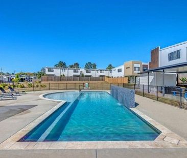 4 Bedroom Townhouse - Photo 6