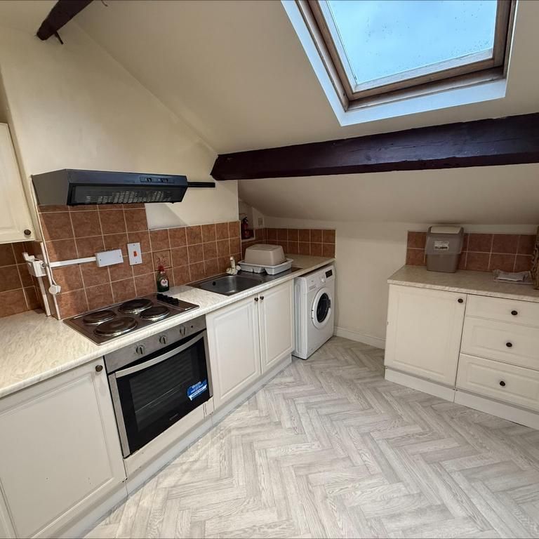 2 bedroom flat to rent - Photo 1