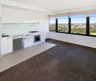 The ALT – HIGH UP the Building, 3km from the city - Photo 2