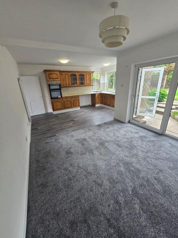 3 bedroom bungalow to rent - Photo 4