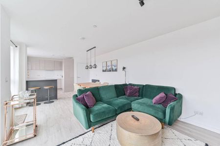 3 bedroom flat to rent - Photo 4