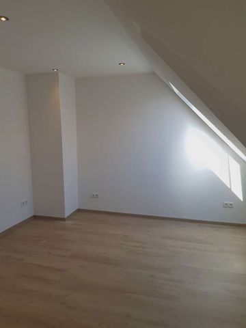 TOP-Moderne 2 Zimmer-Dachgeschosswohnung mit hochwertiger Einbauküche - Foto 5