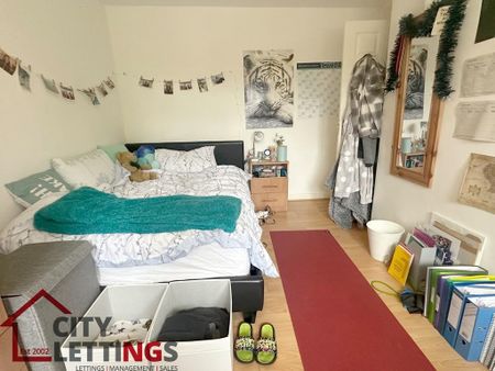 2 bedroom terraced house to rent - Photo 2